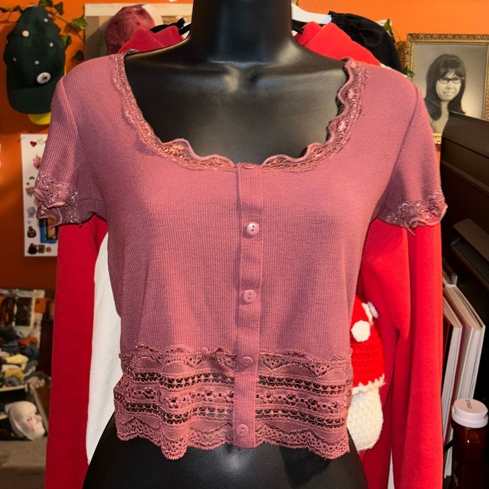 Small Forever21 Stretchy Purple-Pink Top w/ Lace Detail